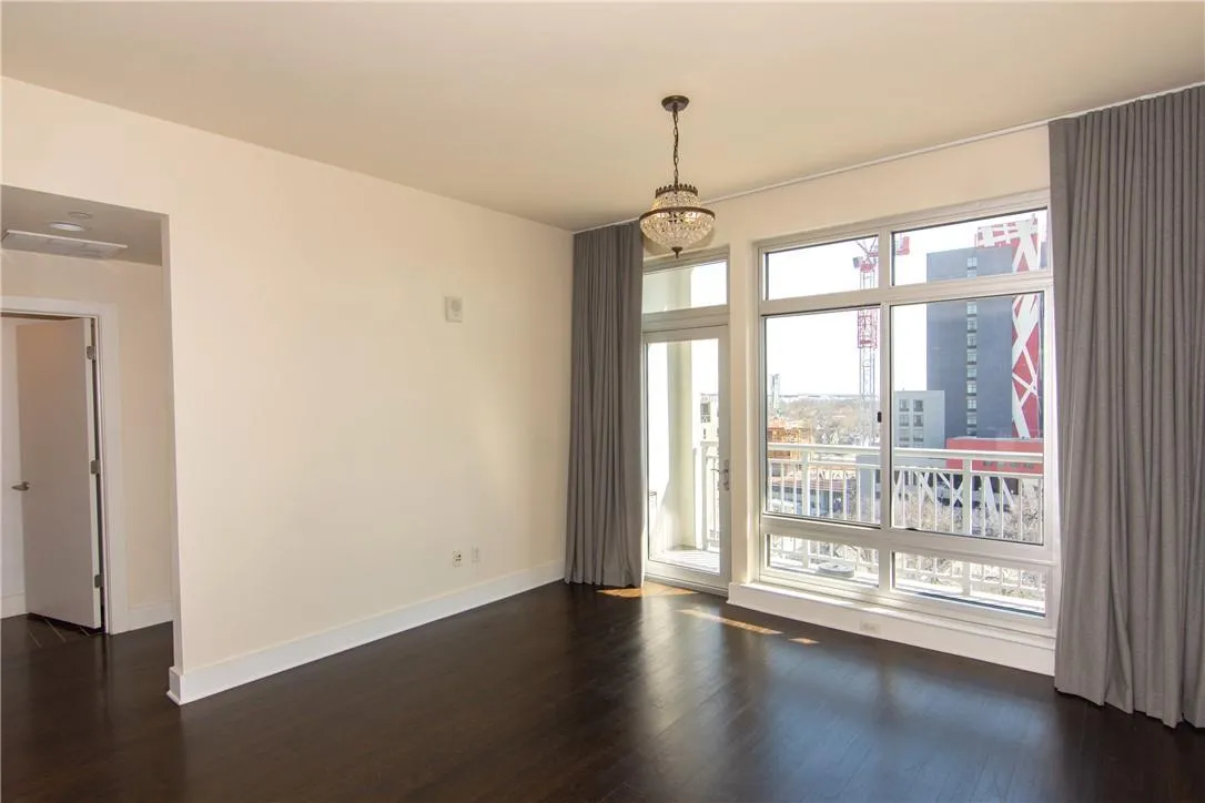 Photo 4 of 603 DAVIS ST #1005