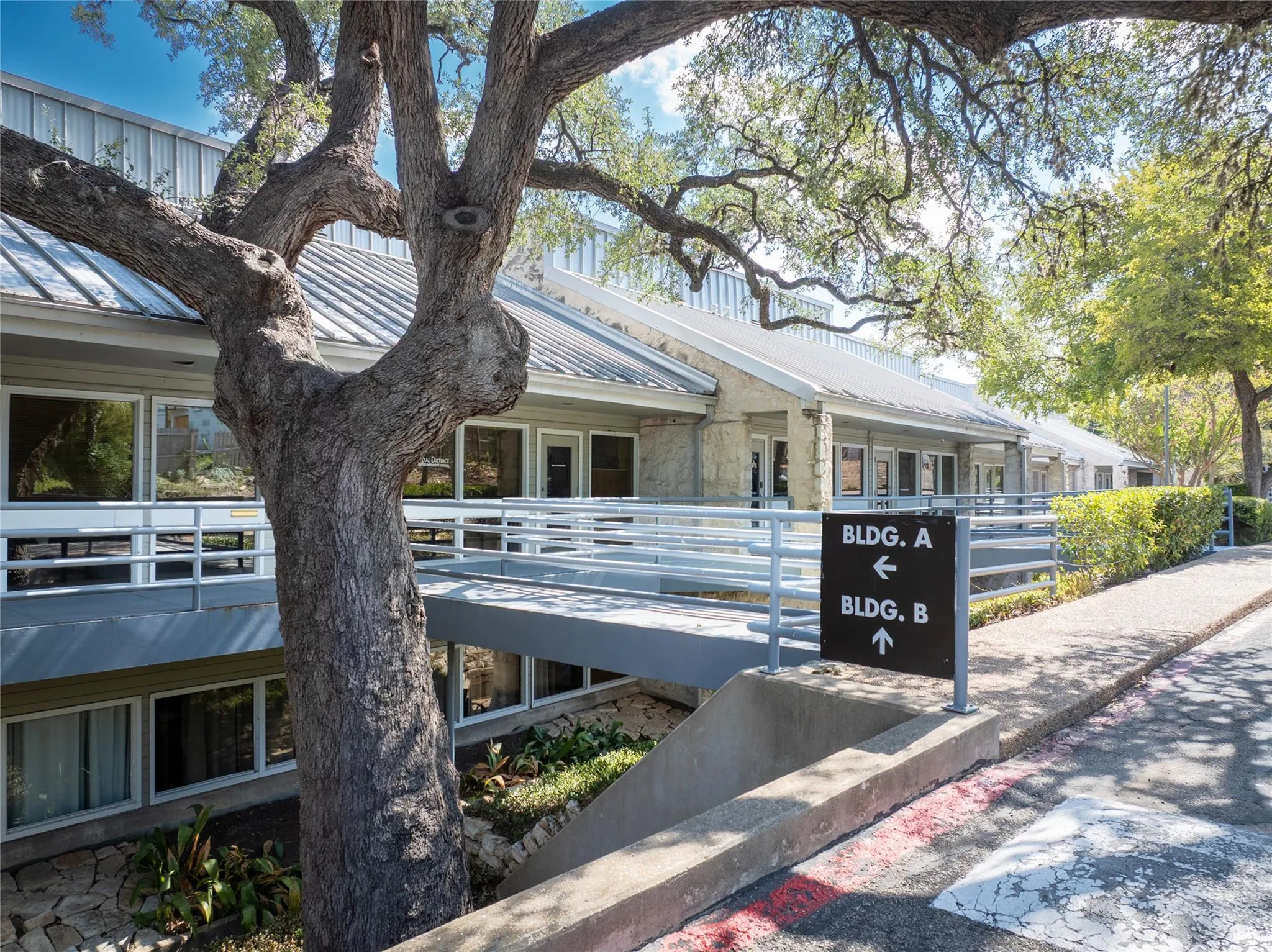 Photo 3 of 1221 W BEN WHITE BLVD #210