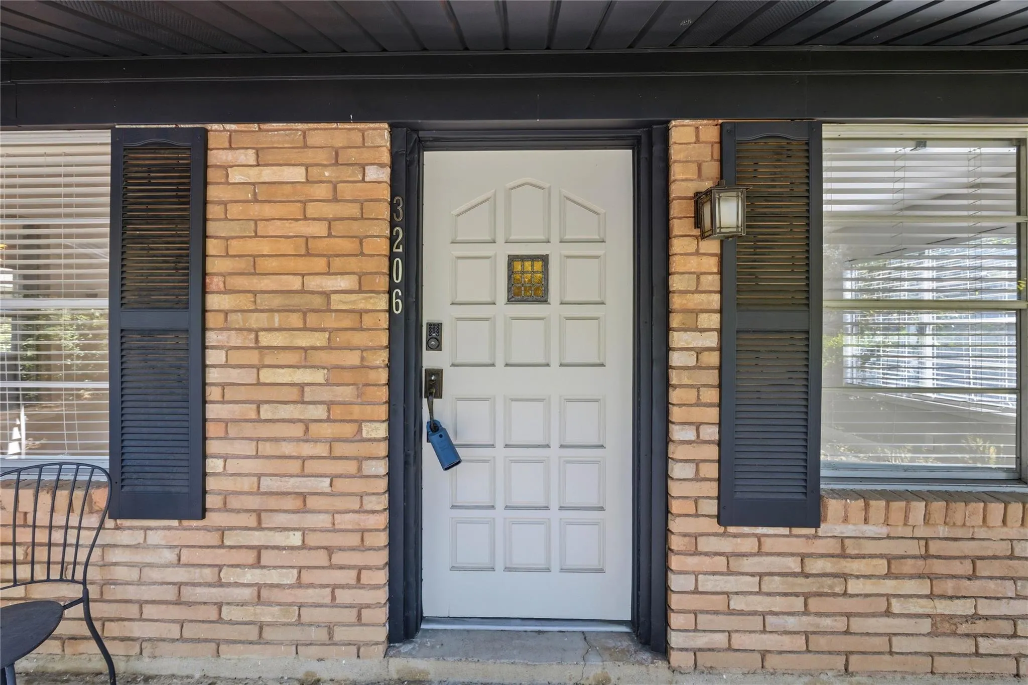 Photo 5 of 3206 GOODWIN AVE
