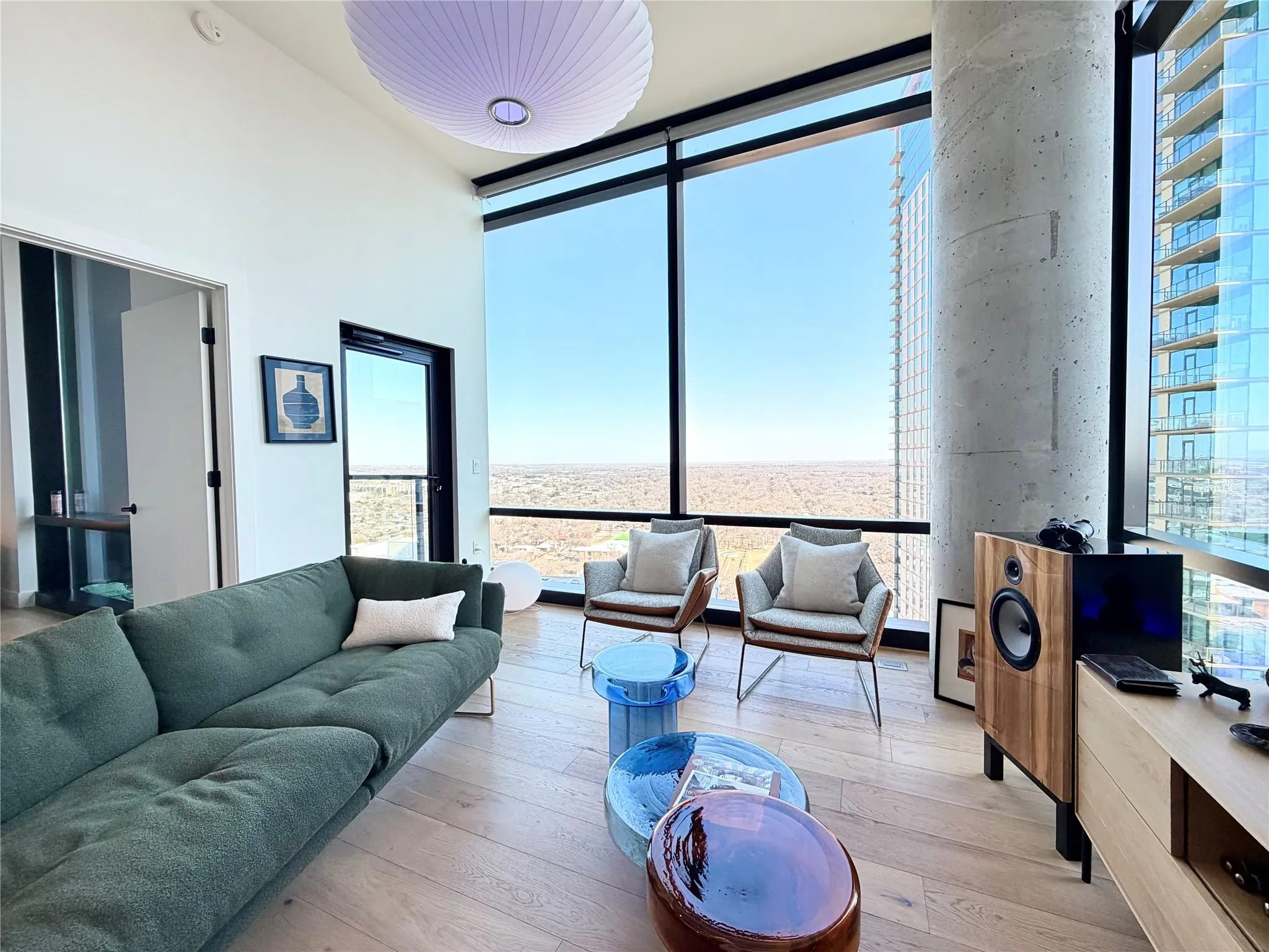 Photo 4 of 70 RAINEY ST #2203