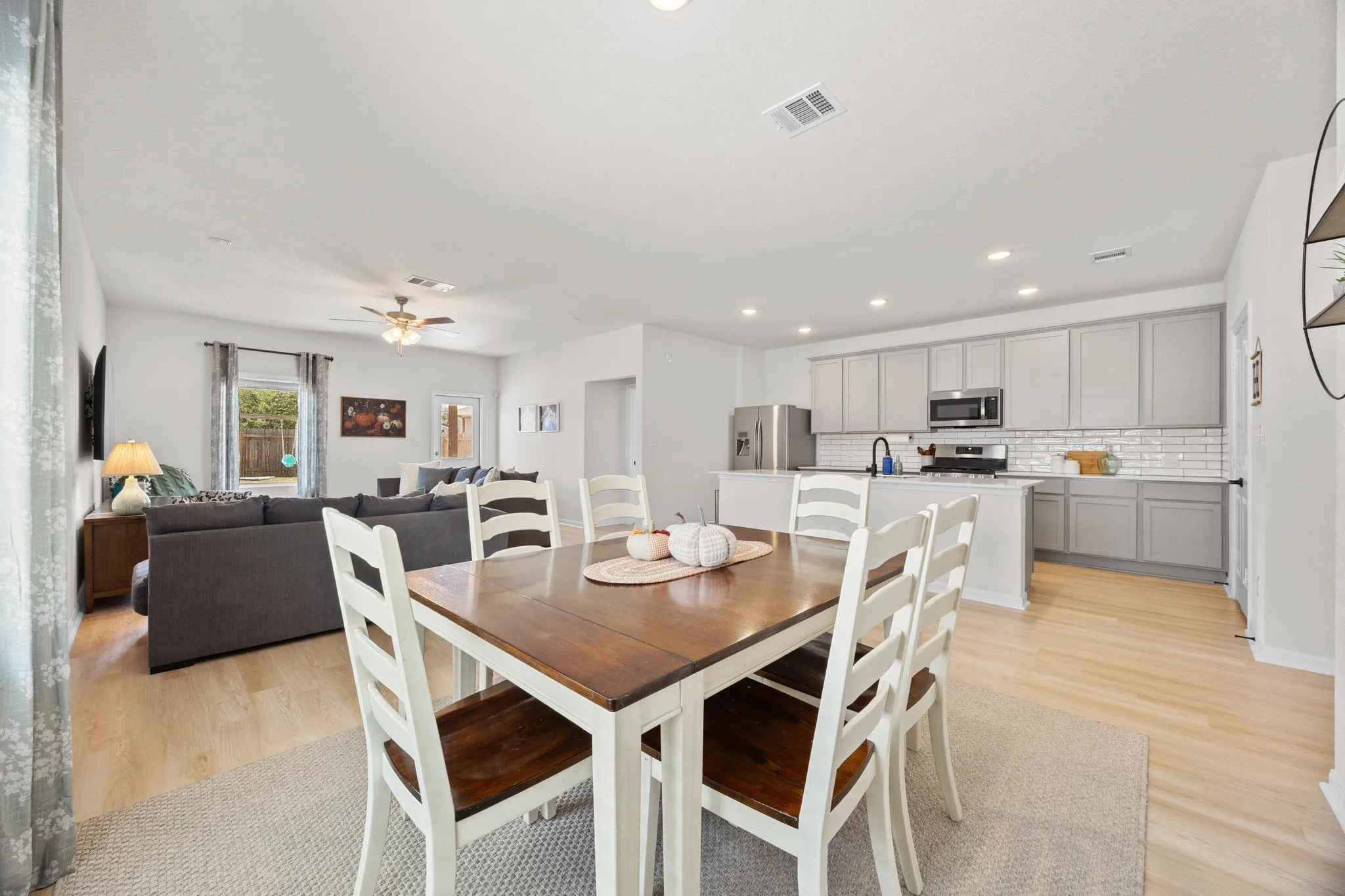 Photo of 1233 WHIPPLE TREE TRL, Georgetown, TX, 78626