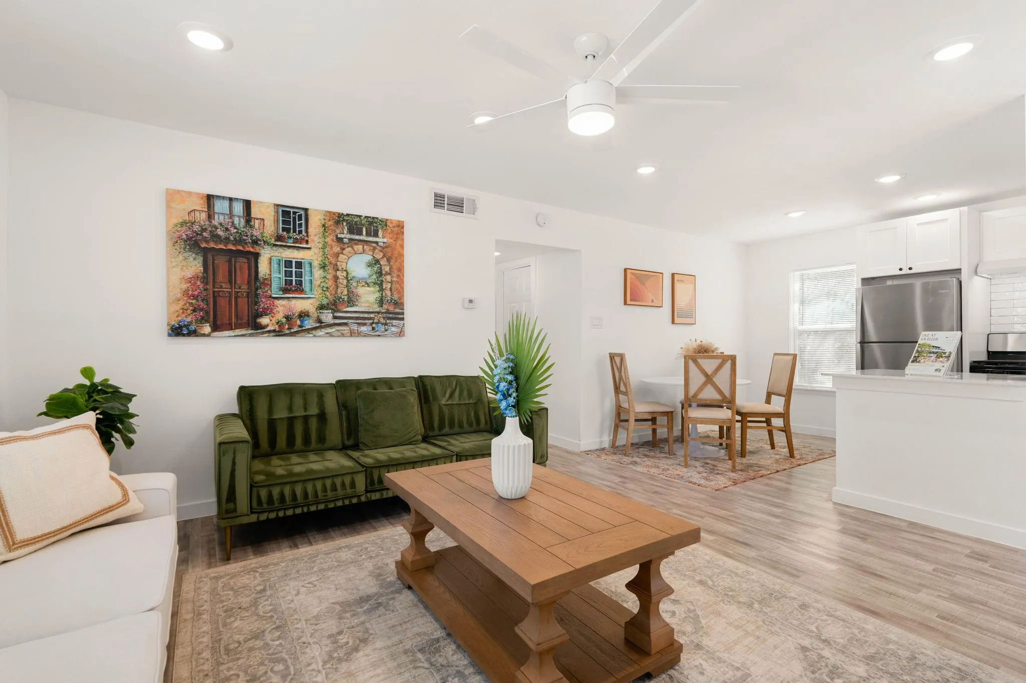 Photo 3 of 1200 E 52ND ST #209