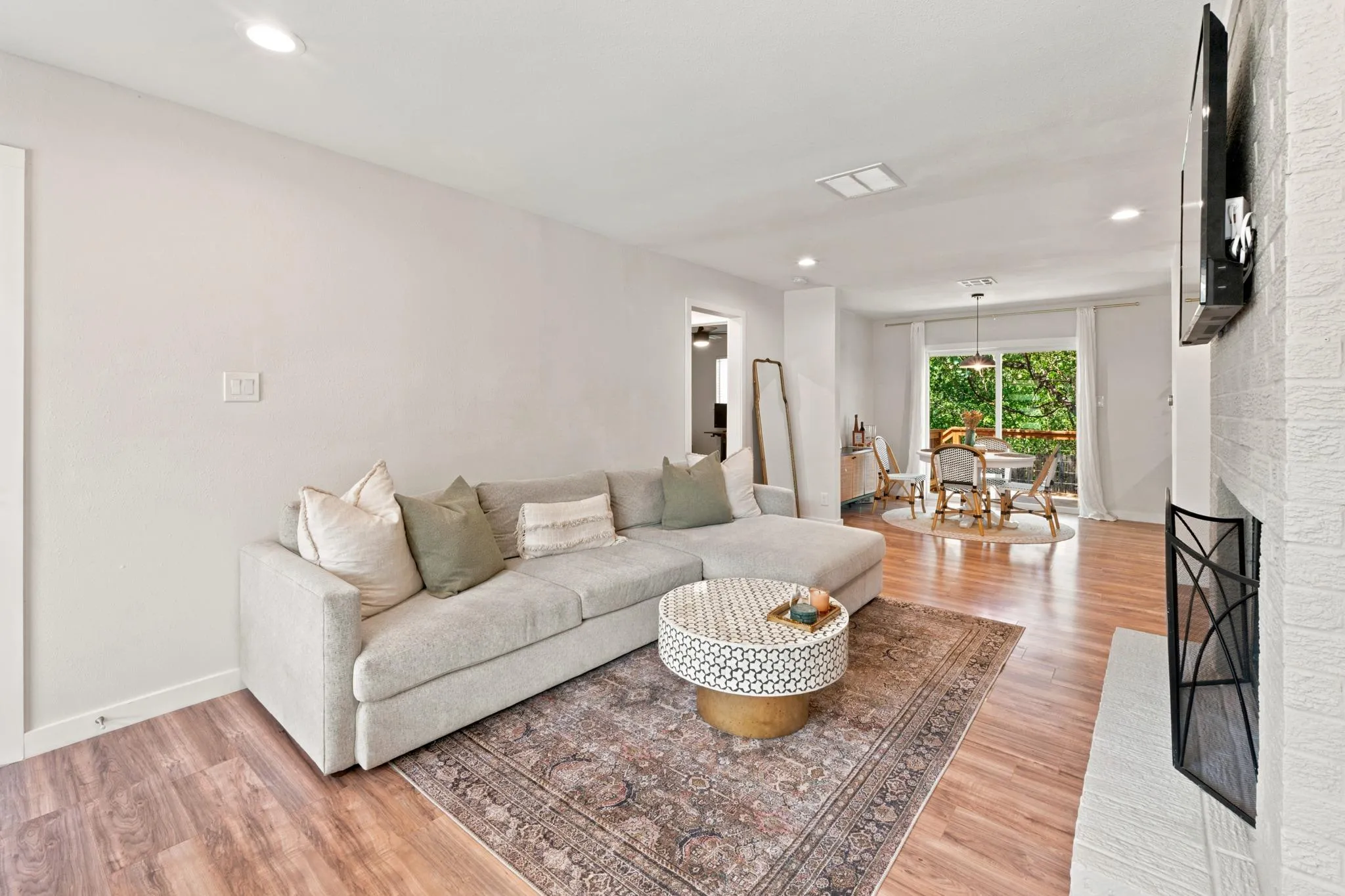 Photo 3 of 2802 CATALINA DR #B