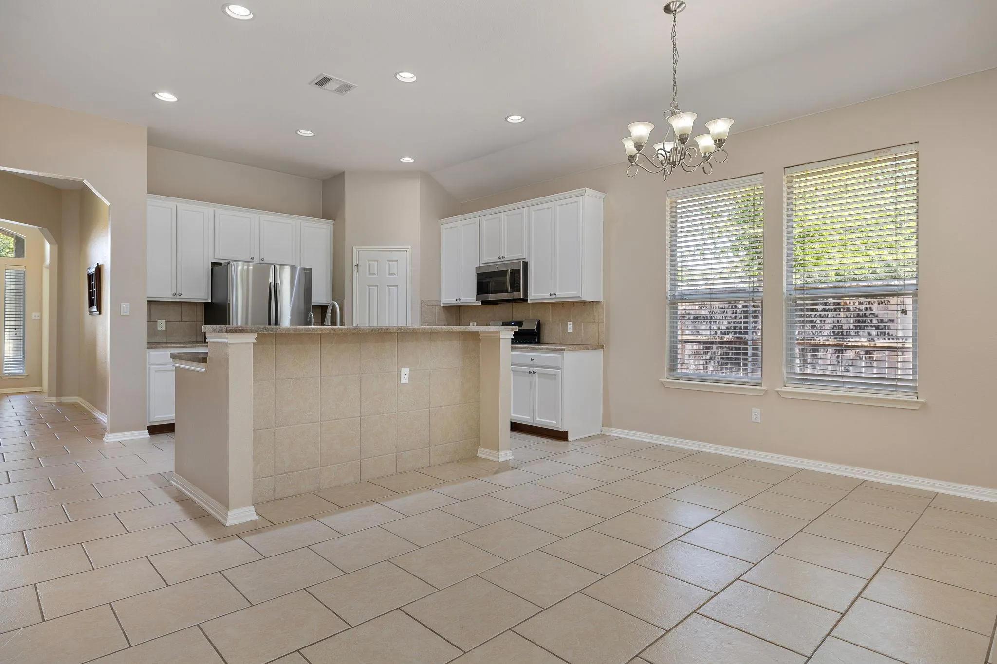 Photo 4 of 216 CHERRY LAUREL DR