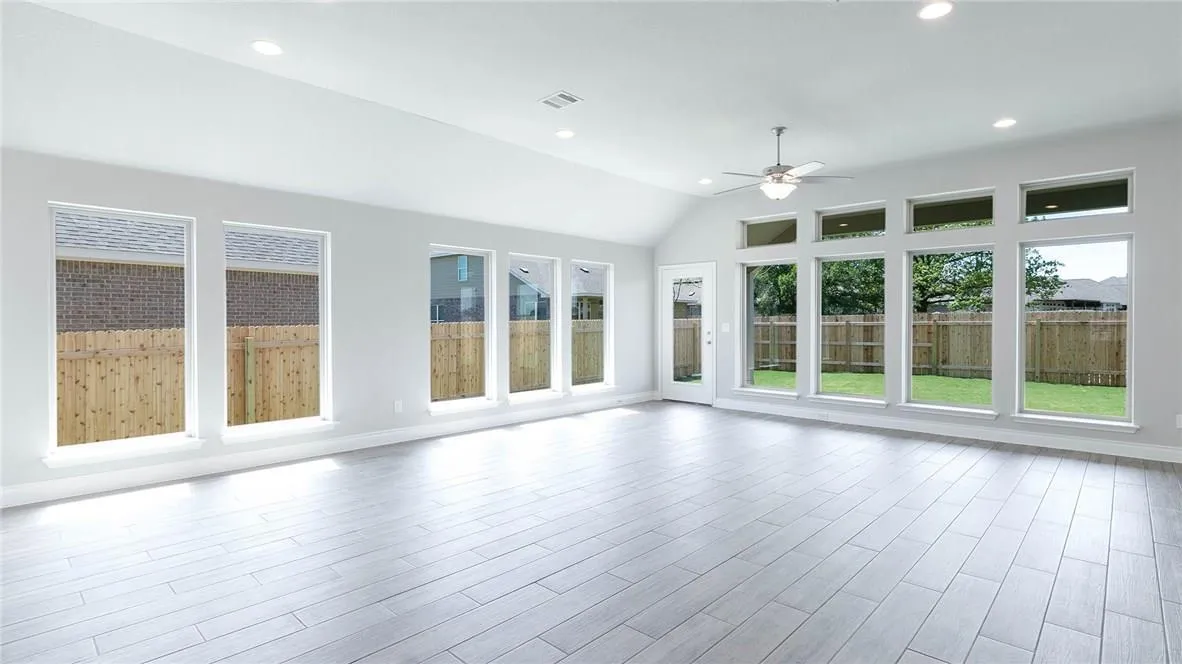 Photo 5 of 313 GLEN ARBOR DR