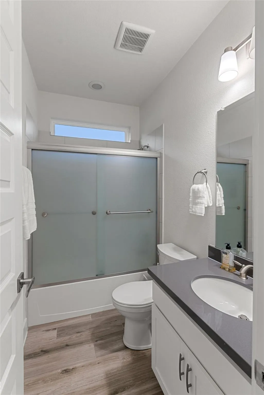 Photo 5 of 207 LODESTONE LN