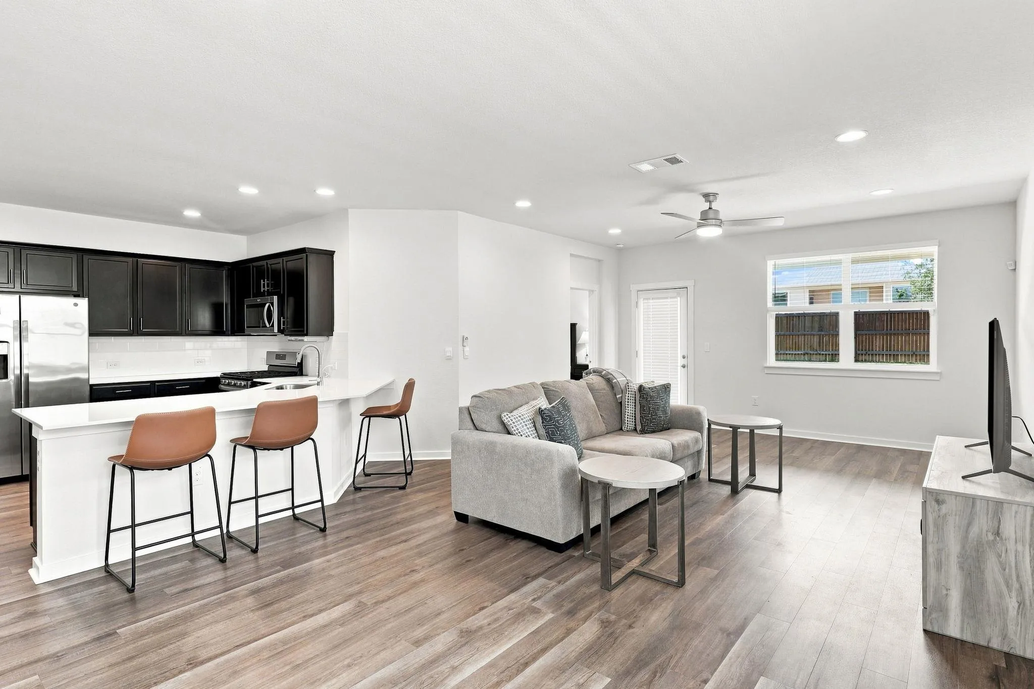 Photo 3 of 7709 LINNIE LN