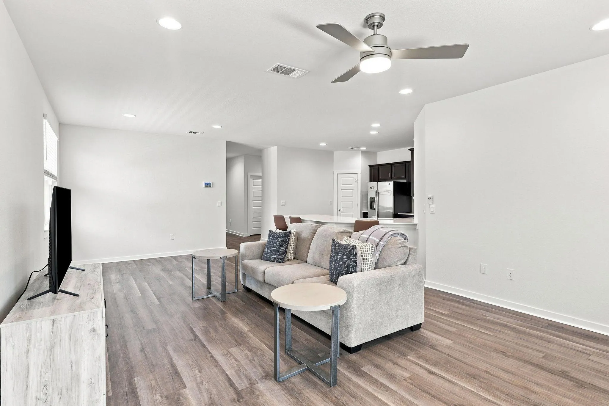Photo 4 of 7709 LINNIE LN