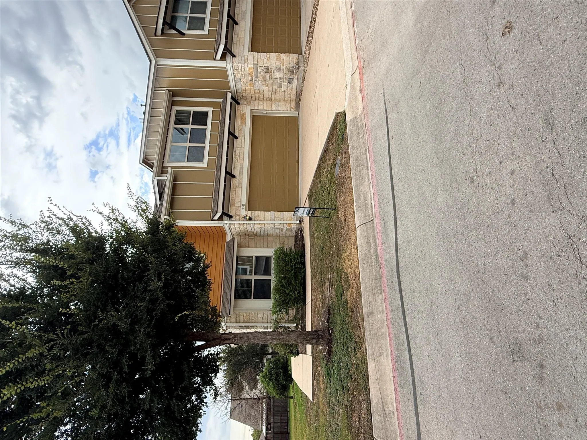 Photo 2 of 1620 BRYANT DR #2101