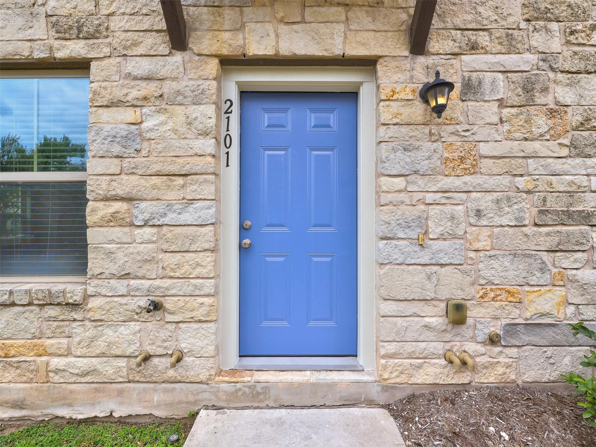 Photo 4 of 1620 BRYANT DR #2101