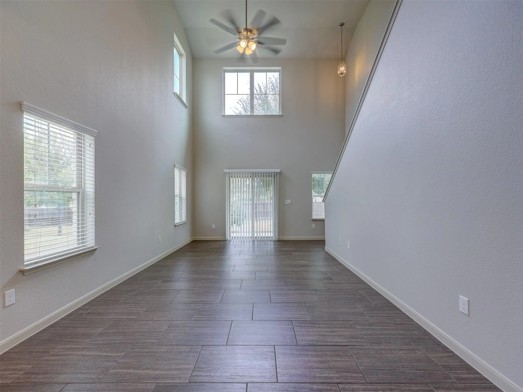 Photo 5 of 1620 BRYANT DR #2101