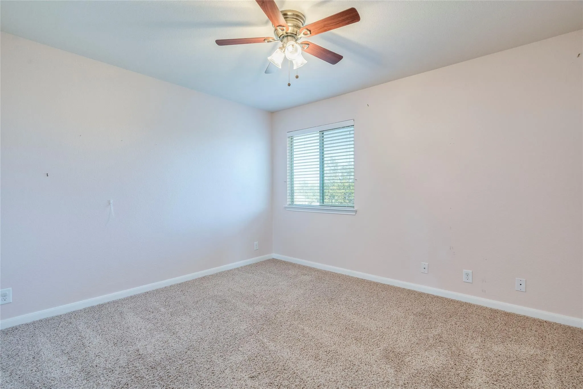 Photo 4 of 17708 LINKHILL DR