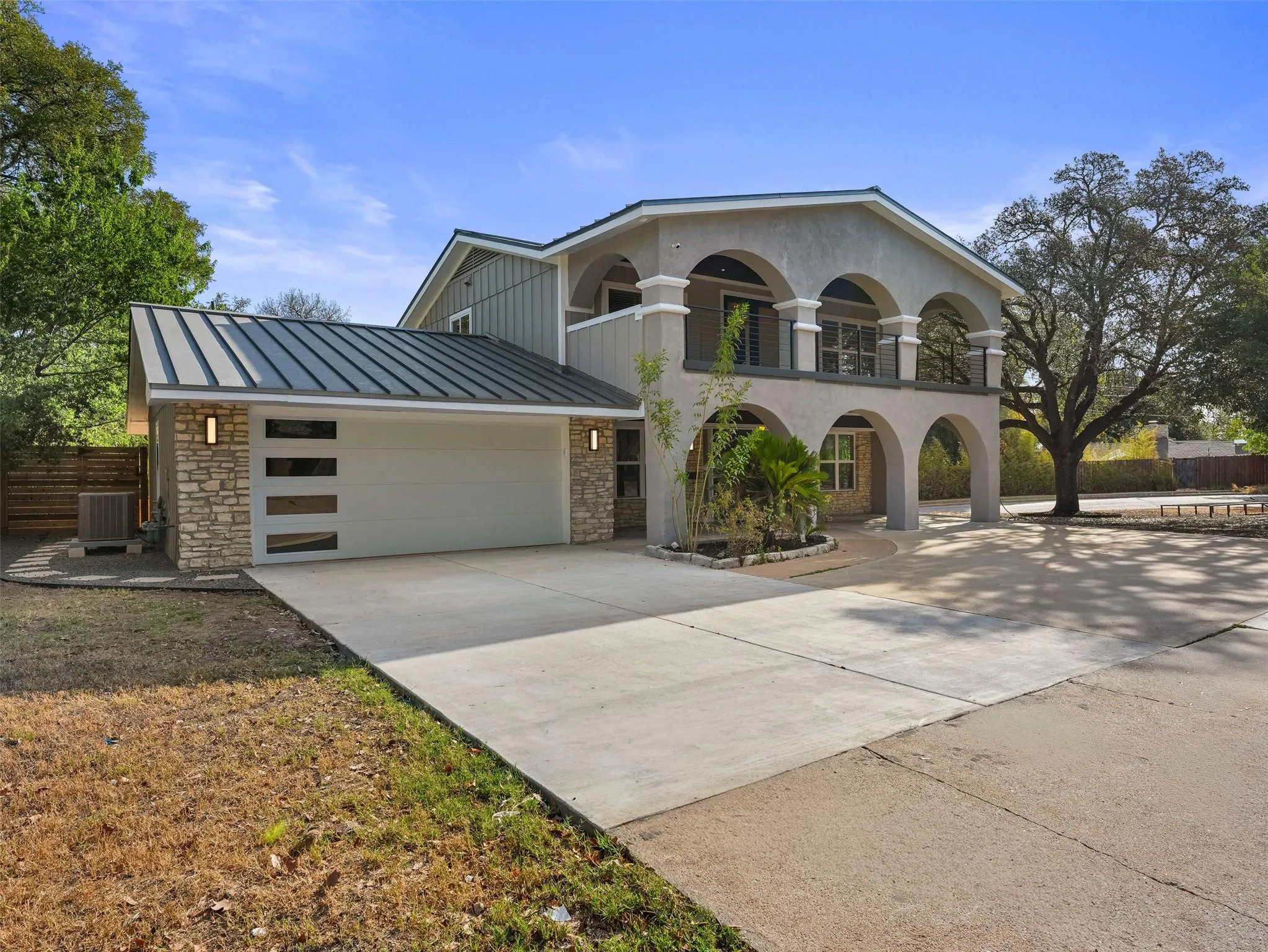 Photo 3 of 3008 CEDARLAWN CIR