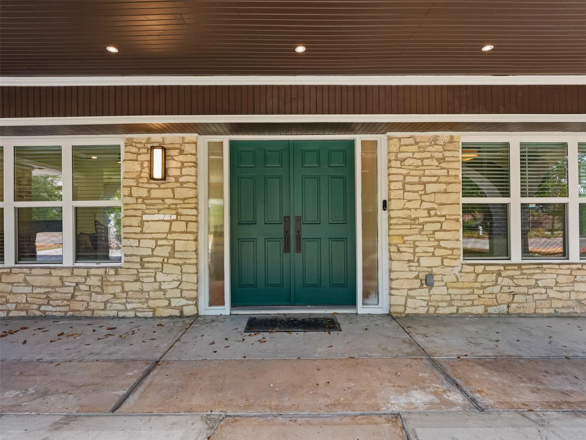 Photo 4 of 3008 CEDARLAWN CIR