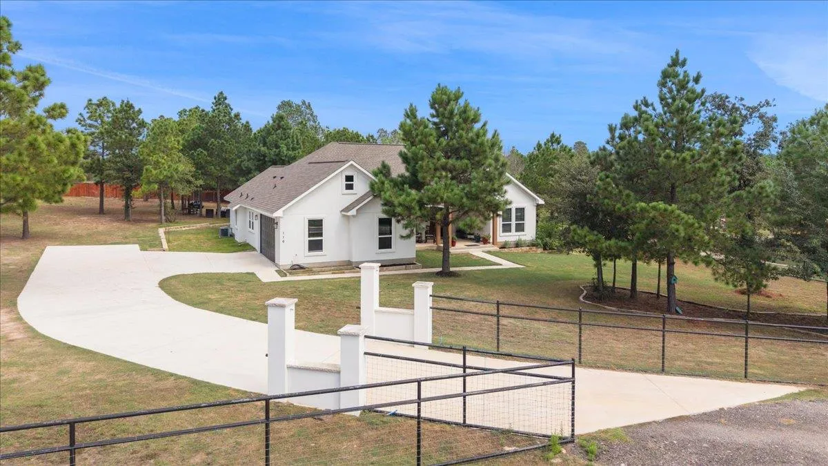 Photo of 116 BRAHMAN CT, Bastrop, TX, 78602