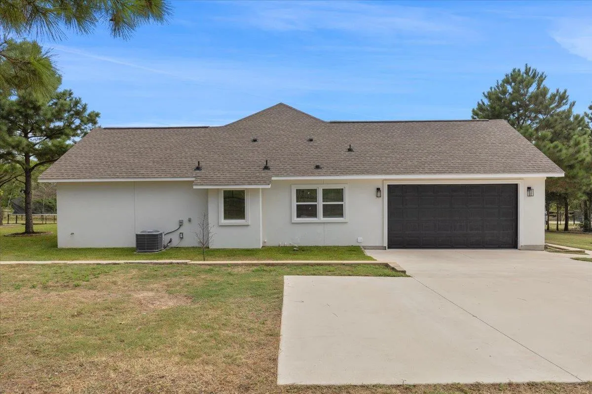 Photo 4 of 116 BRAHMAN CT