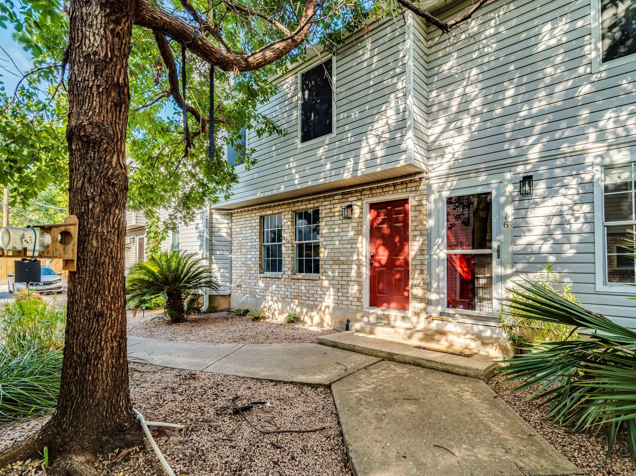 Photo 2 of 1904 GOODRICH AVE #15