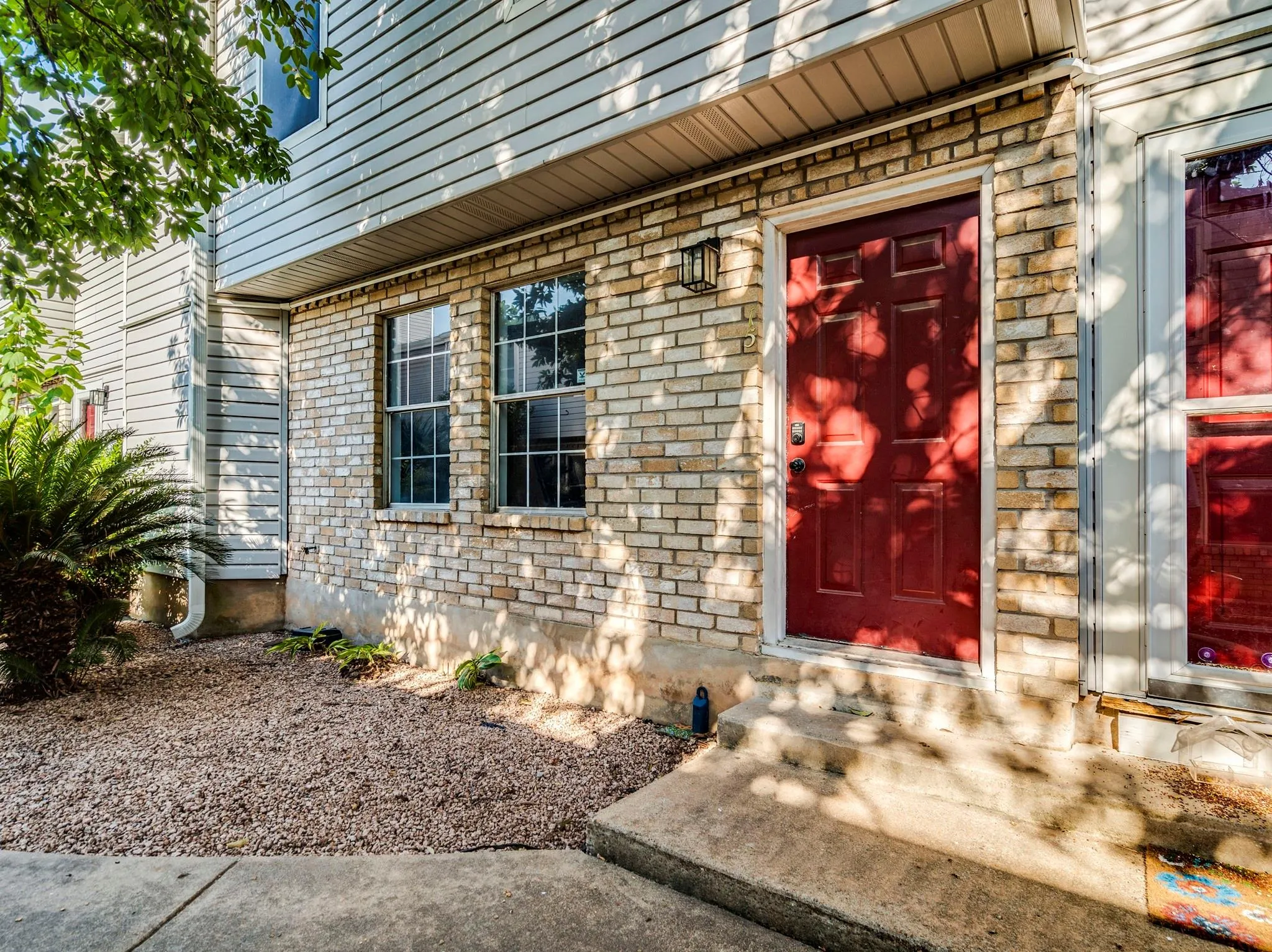 Photo 4 of 1904 GOODRICH AVE #15
