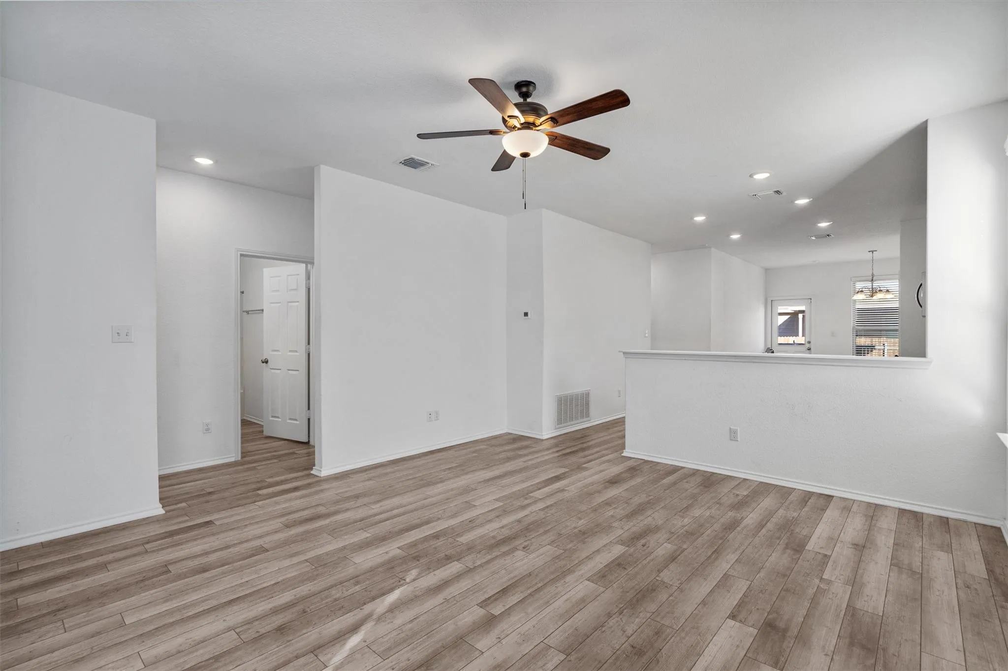 Photo 5 of 337 HARPER LN