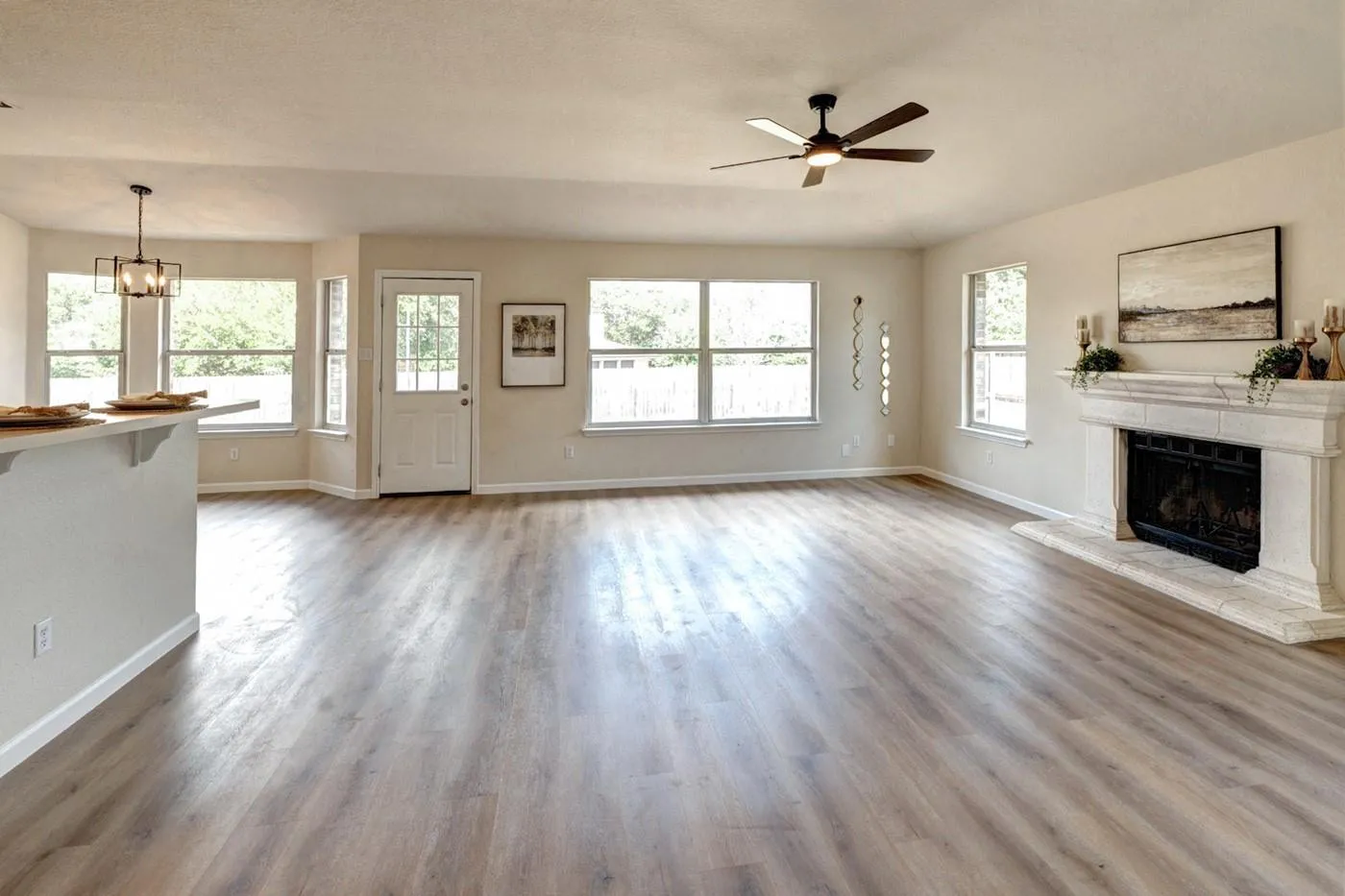 Photo 4 of 1114 ROLLING RIDGE DR
