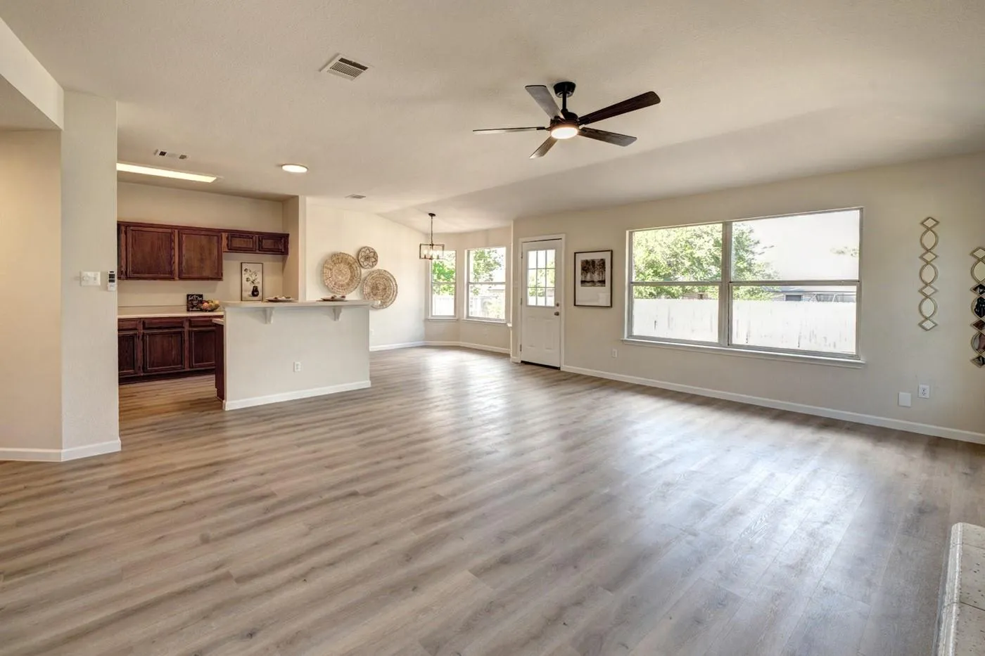Photo 5 of 1114 ROLLING RIDGE DR