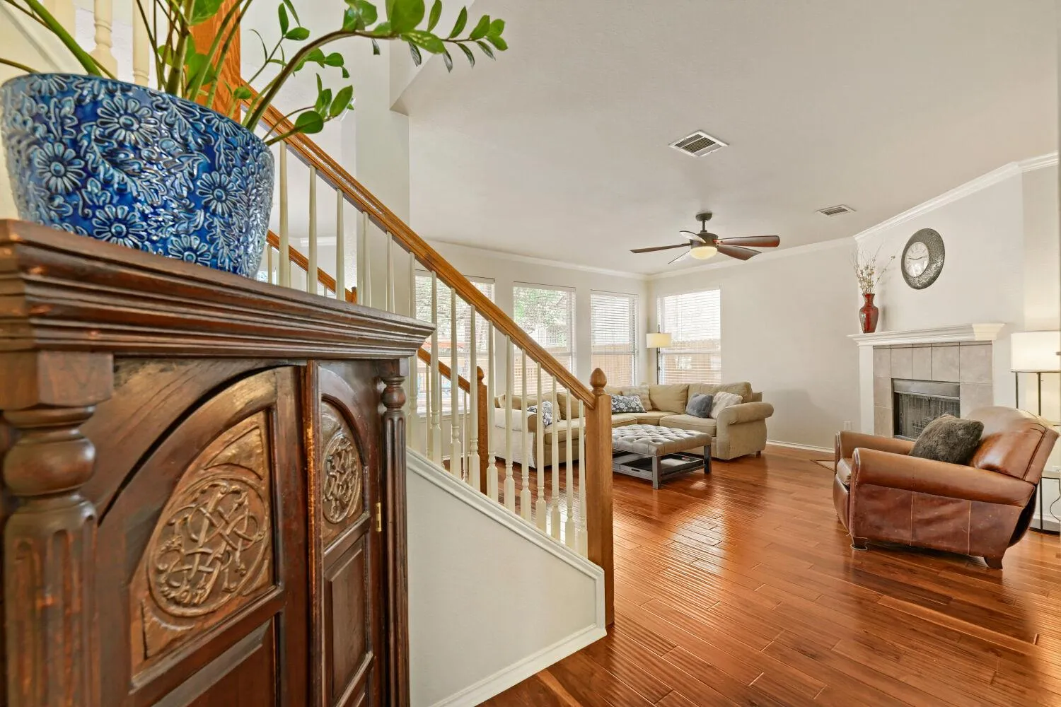 Photo 4 of 5120 BLUESTAR DR