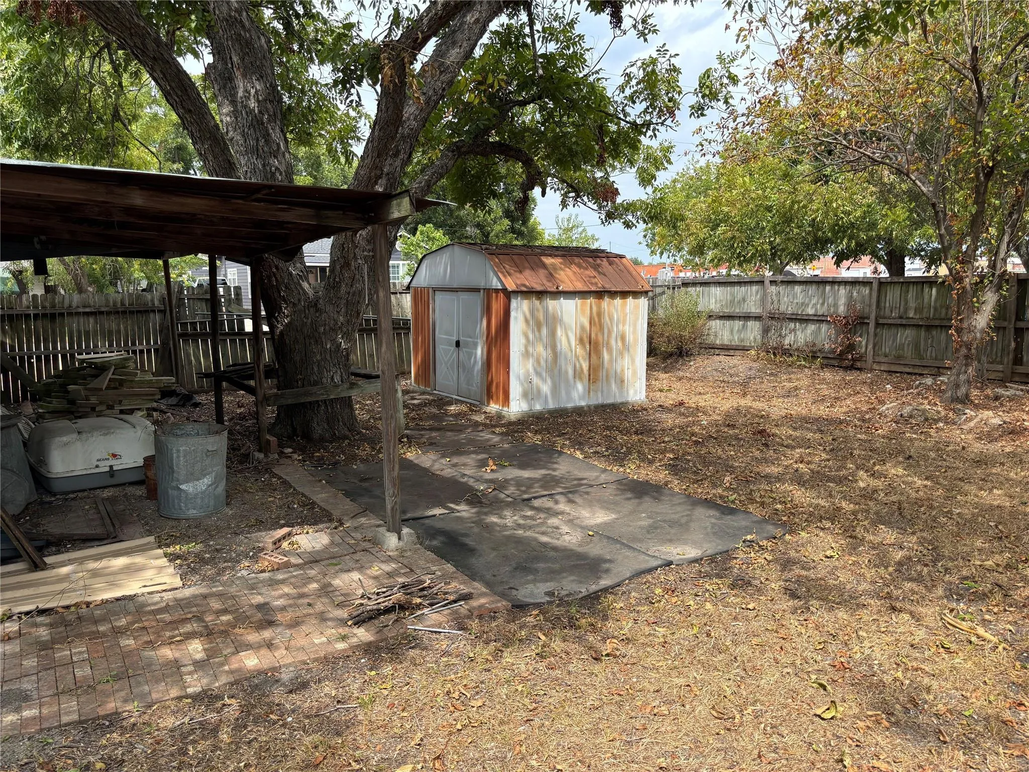 Photo 3 of 201 S RIO GRANDE ST