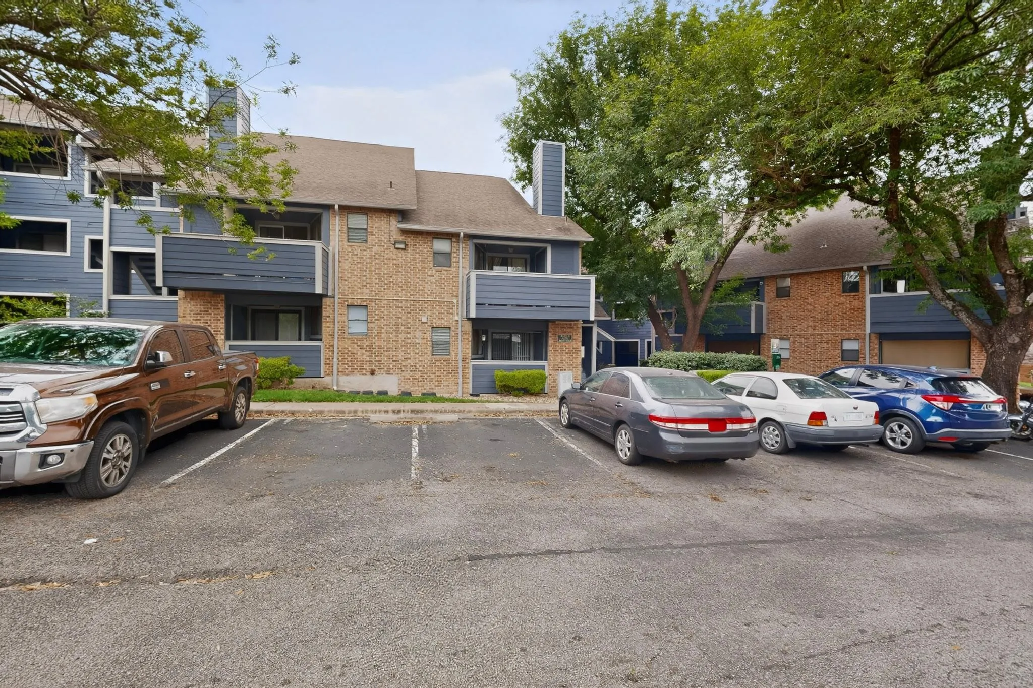 Photo 3 of 2500 BURLESON RD #506