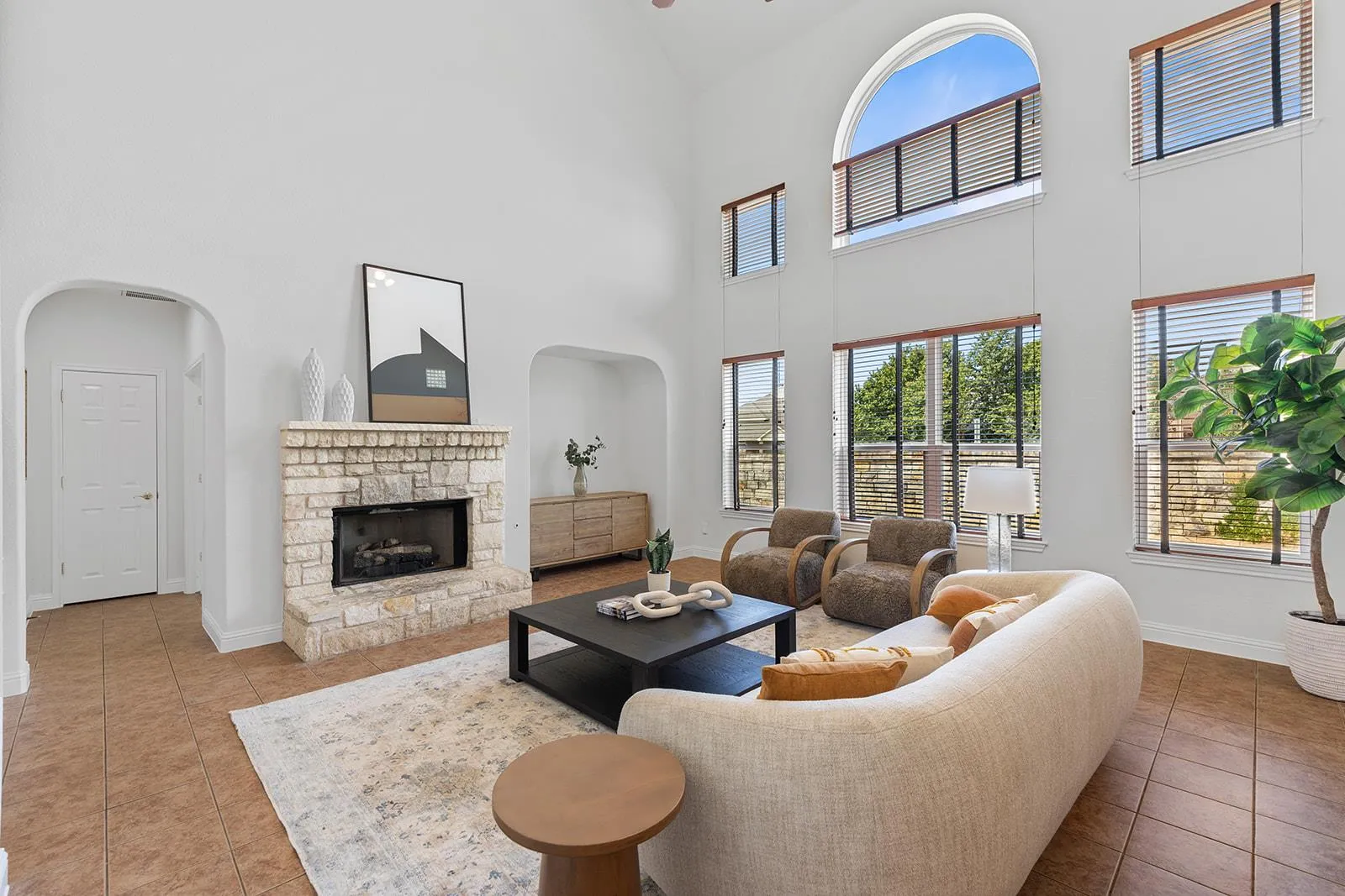 Photo 4 of 2704 COVINGTON PL