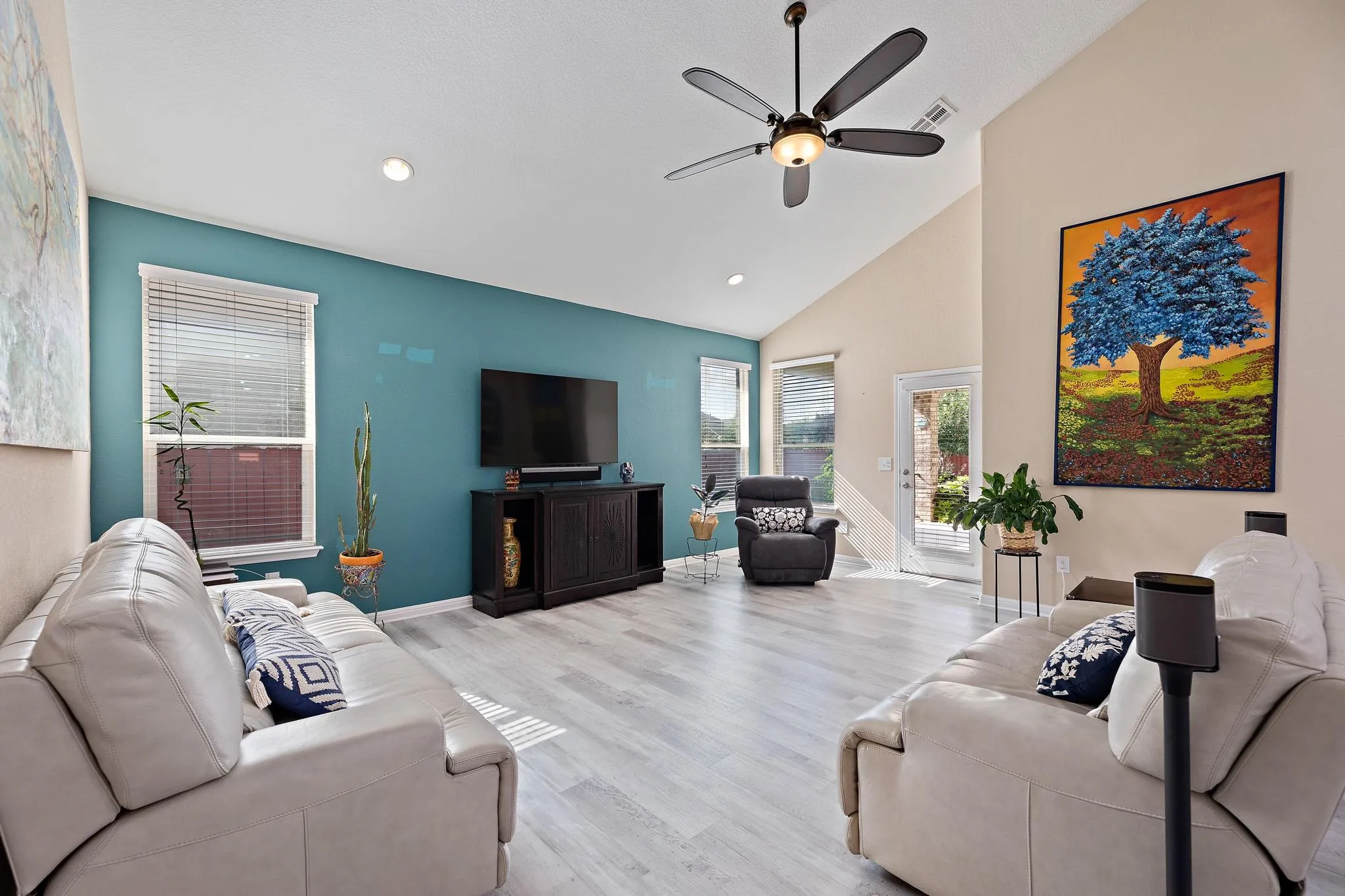 Photo 5 of 16521 PALLAZO DR