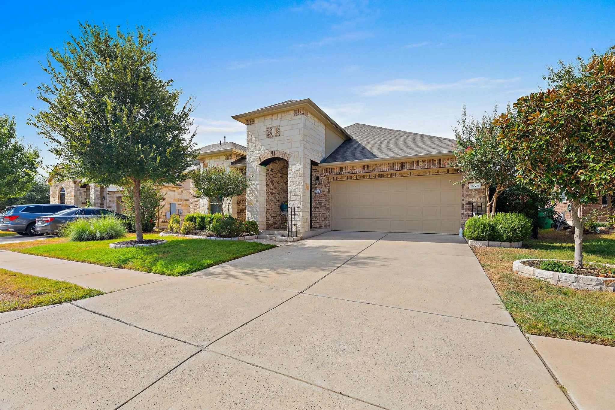 Photo 3 of 16521 PALLAZO DR