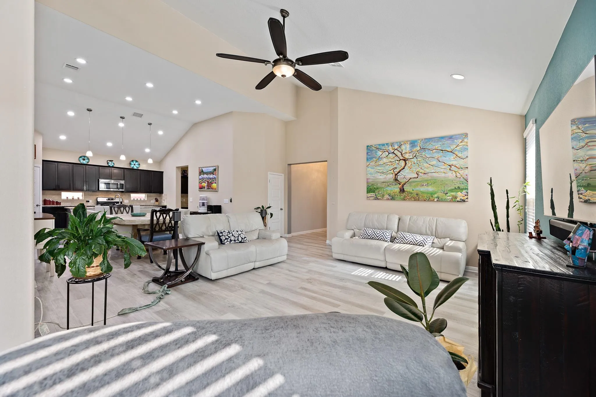 Photo 4 of 16521 PALLAZO DR