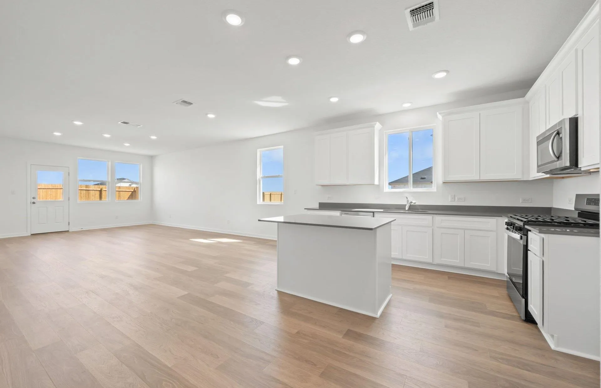 Photo 4 of 157 LINDHEIMER LN