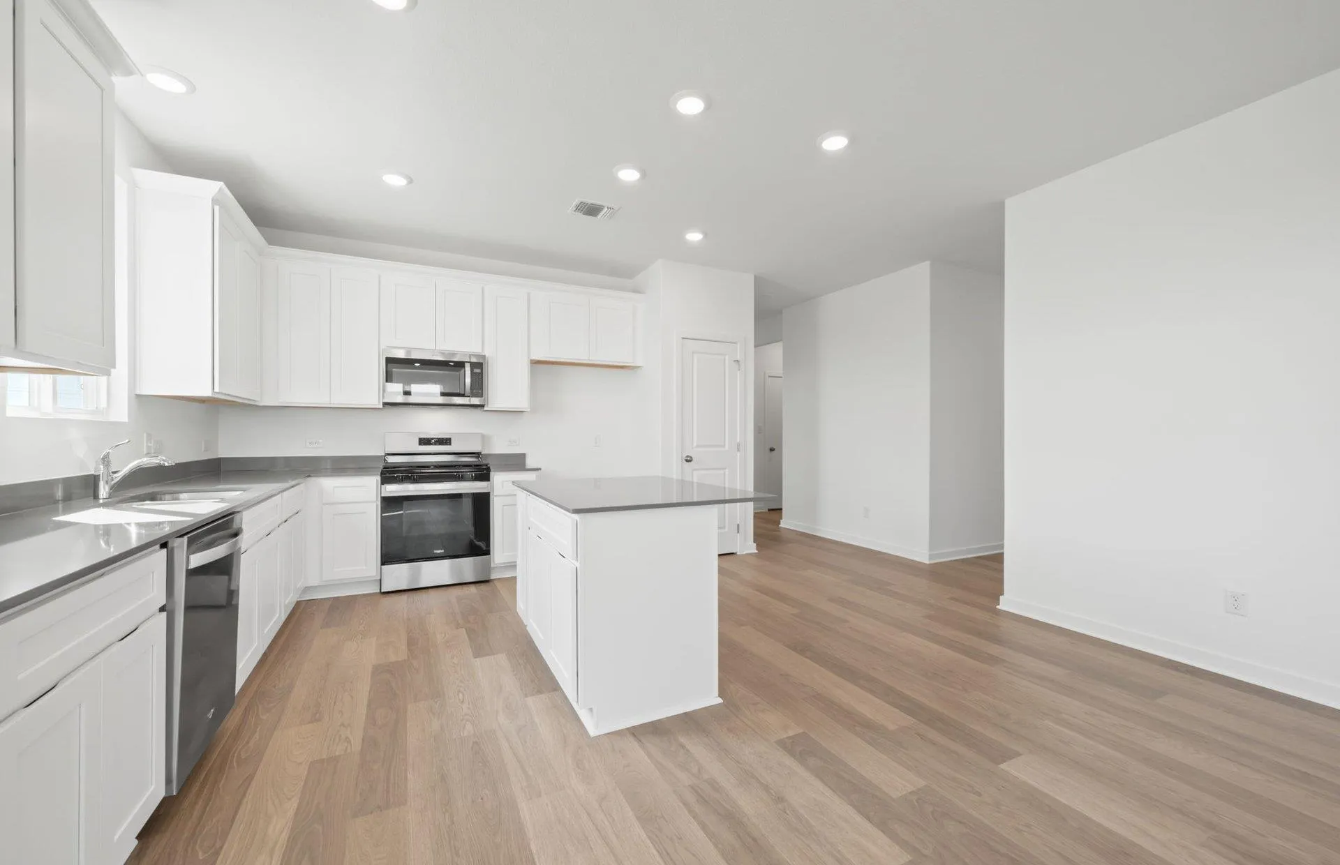 Photo 5 of 157 LINDHEIMER LN