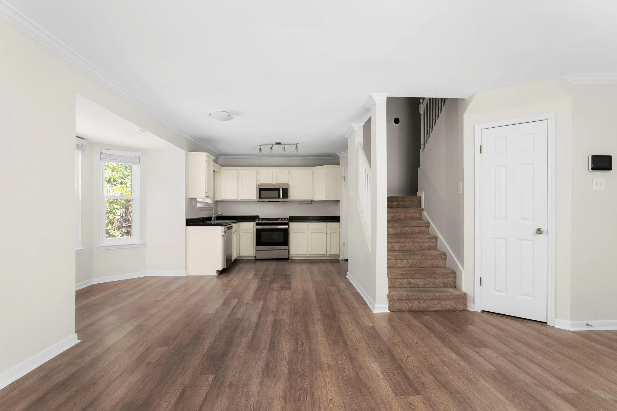 Photo 5 of 3205 ROCKHURST LN
