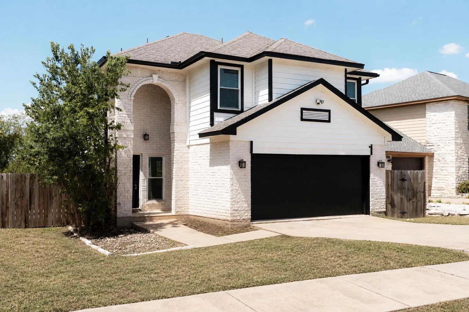 Photo 2 of 3205 ROCKHURST LN