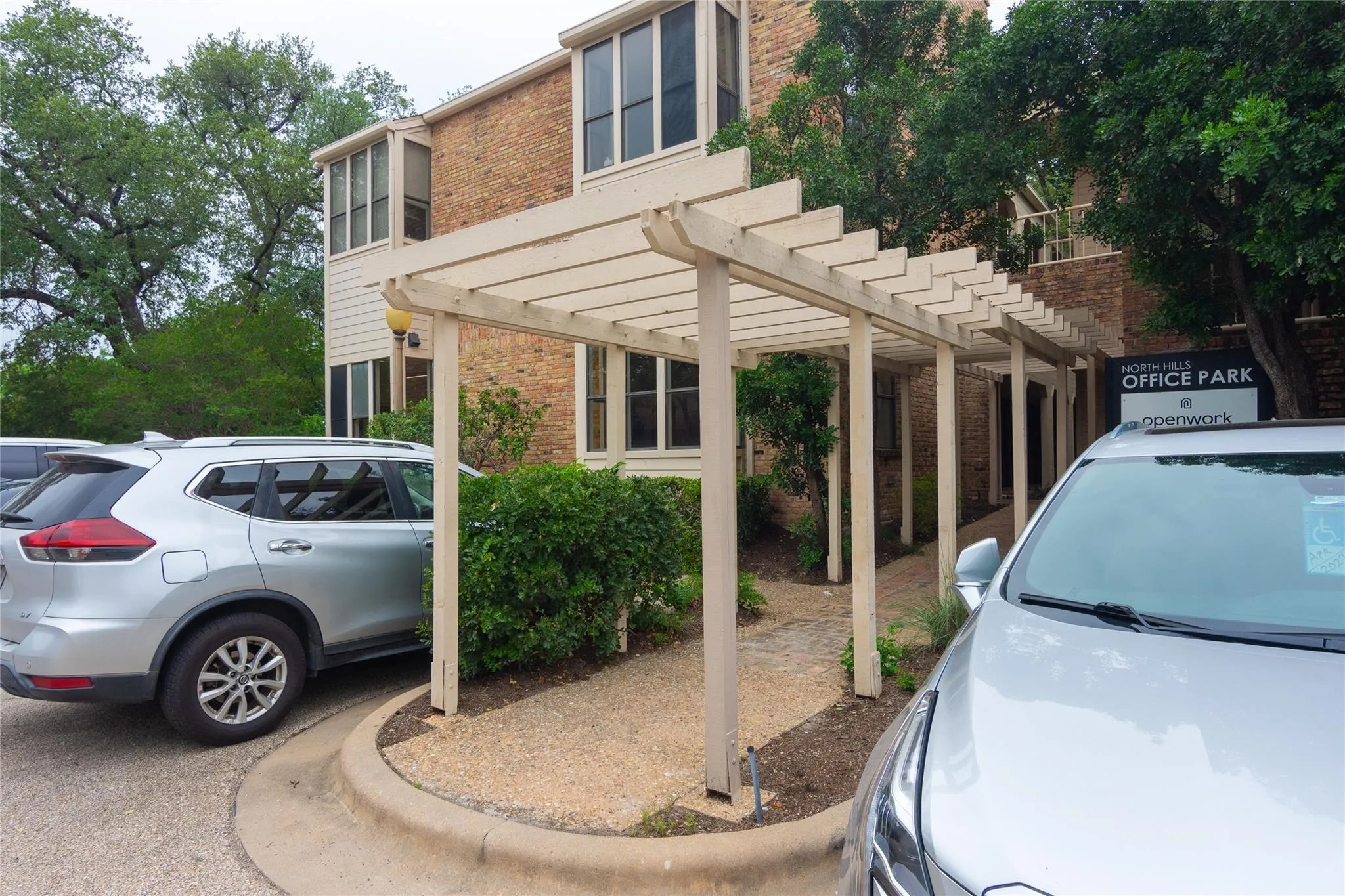 Photo 4 of 3624 N HILLS DR #D216