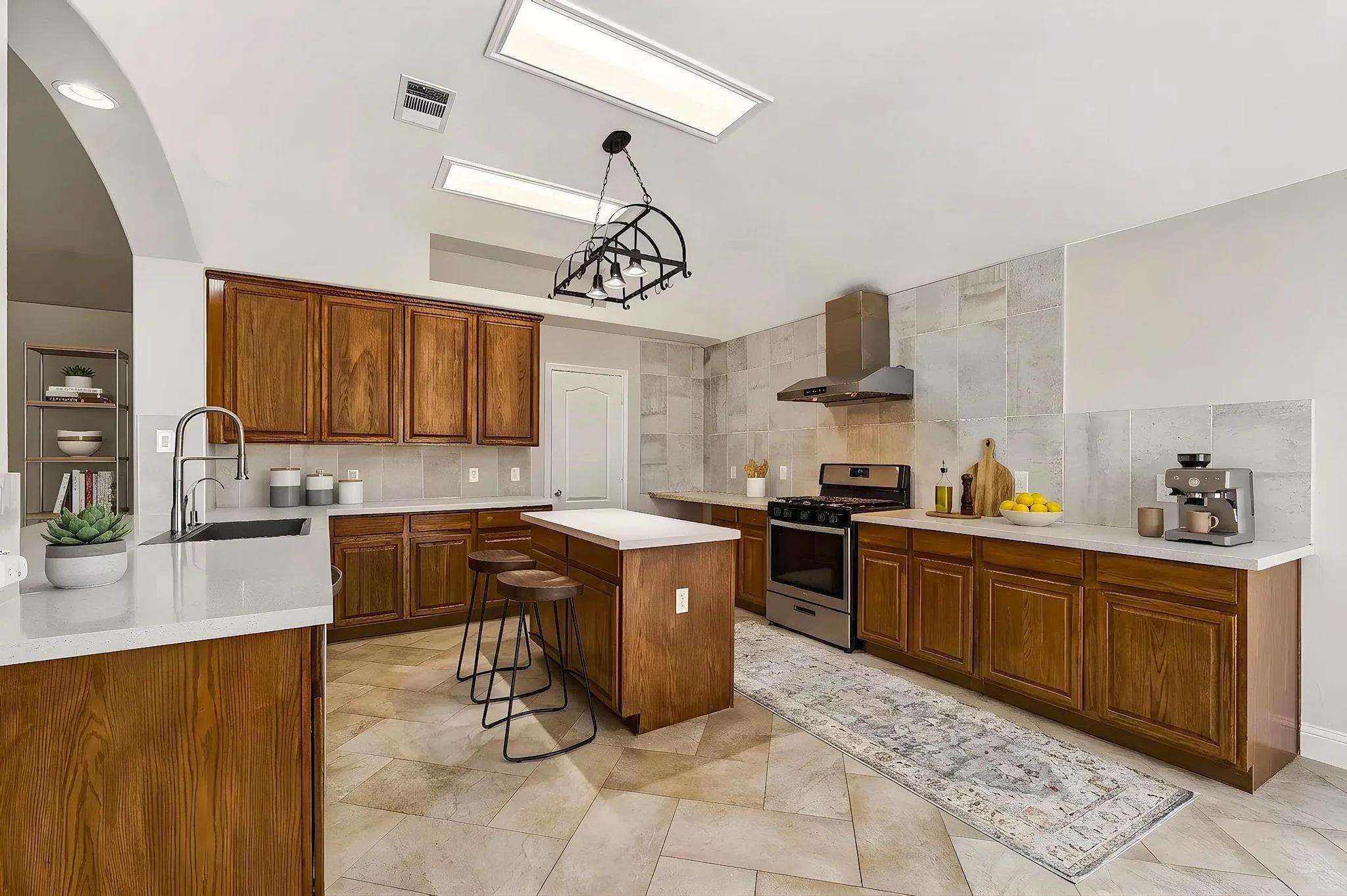 Photo 5 of 2111 WHEATON TRL