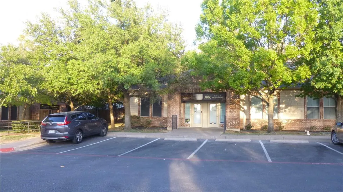 Photo 3 of 15901 CENTRAL COMMERCE DR #401
