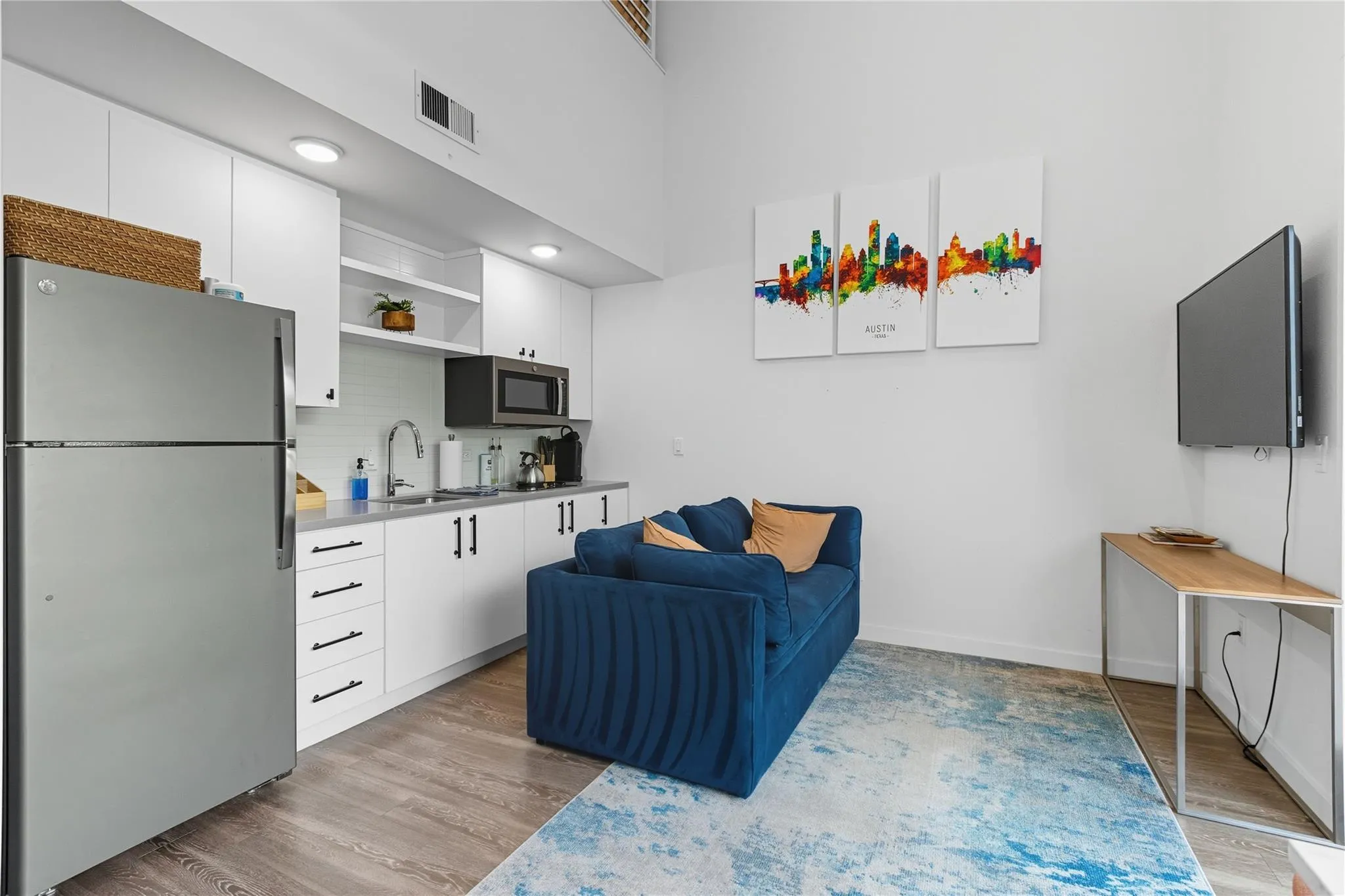 Photo 5 of 49 NAVASOTA ST #205