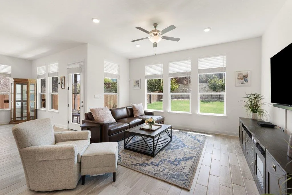 Photo 4 of 5913 CIMARRON RIDGE LN