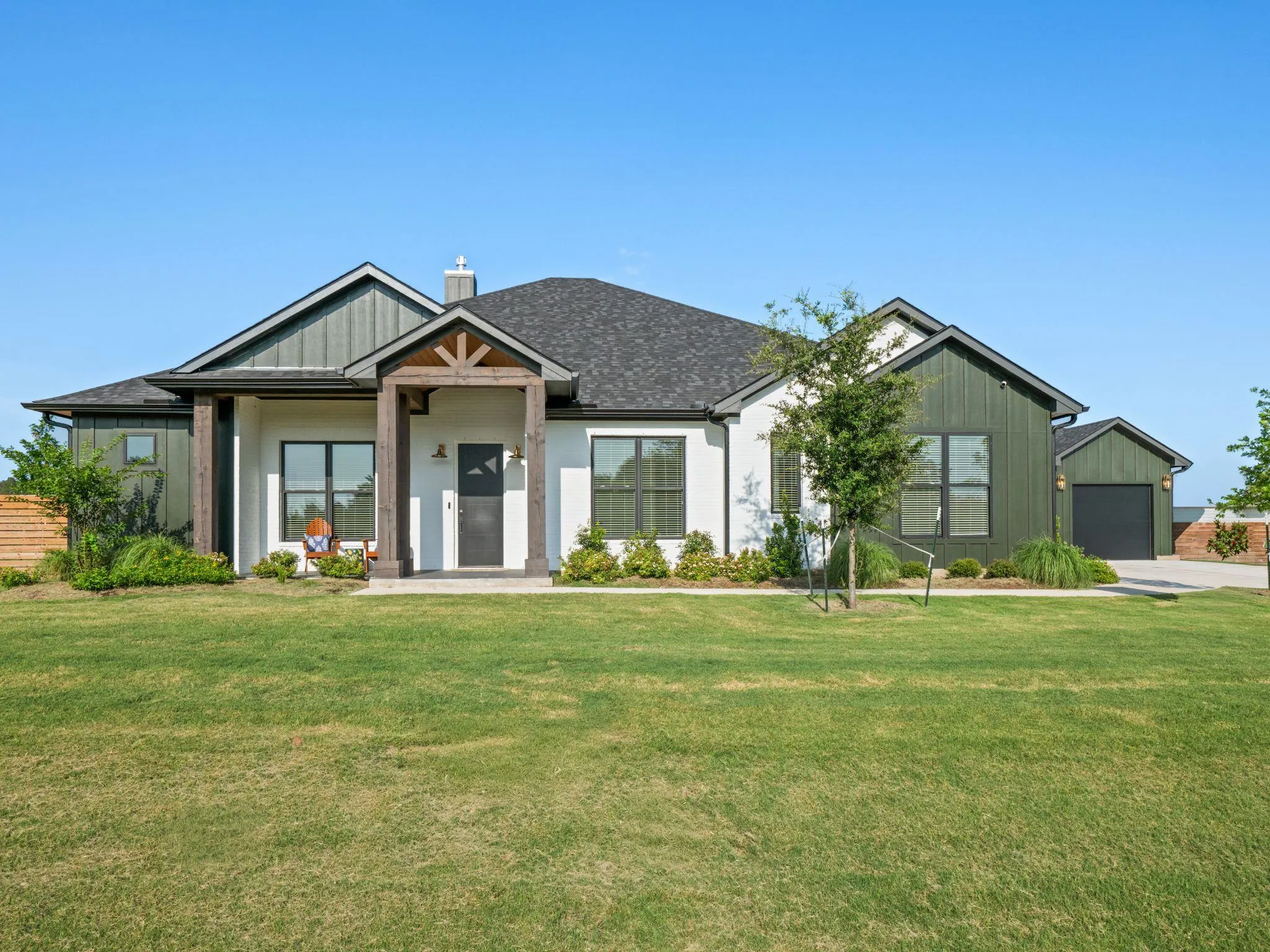 Photo of 131 HYDRANGEA DR, Smithville, TX, 78957