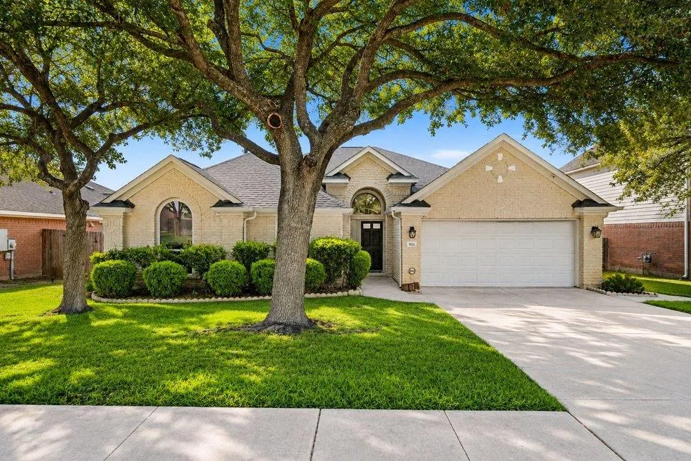 Photo of 911 INDIAN RUN DR, Pflugerville, TX, 78660
