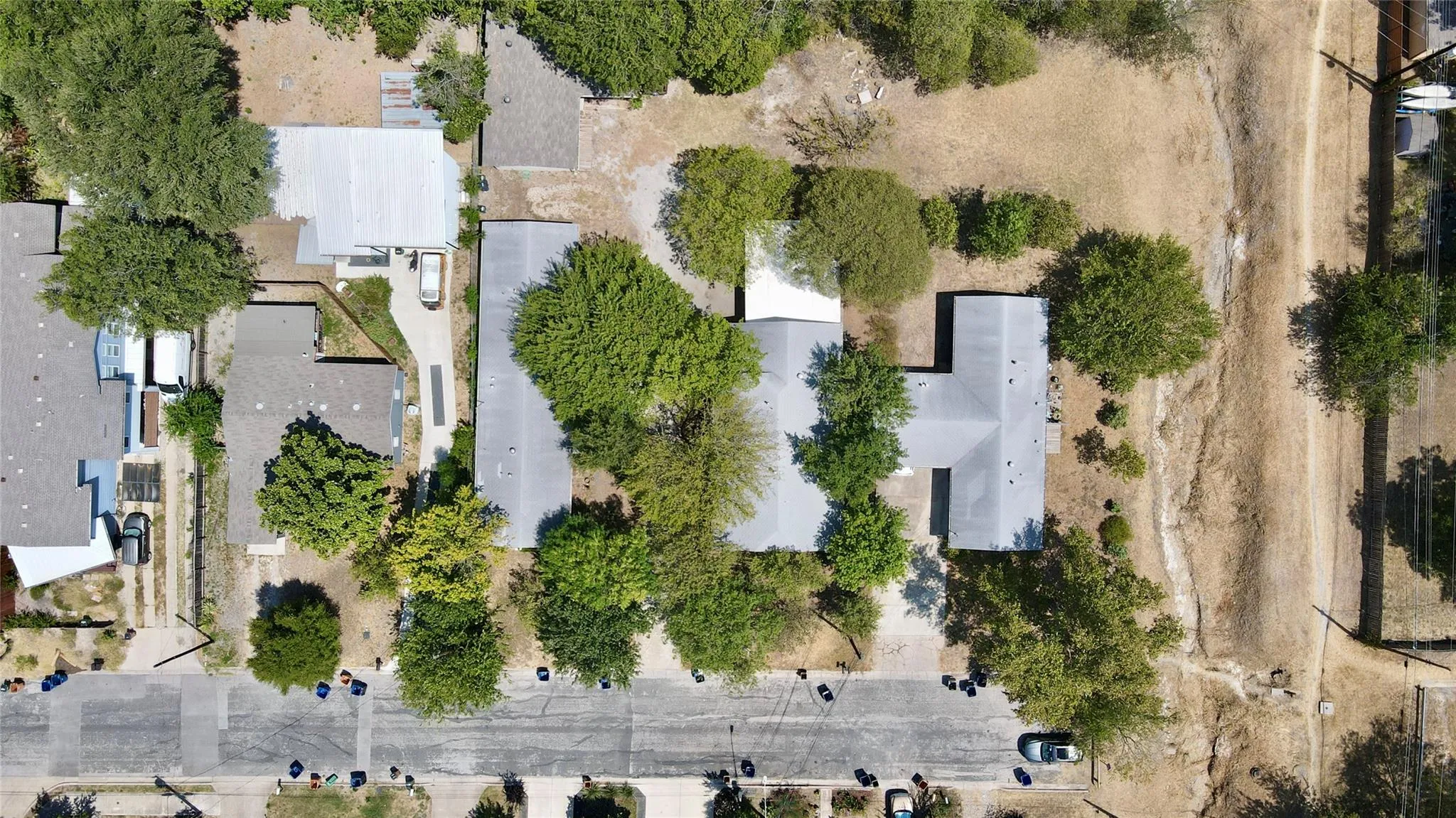 Photo 5 of 404 SWANEE DR