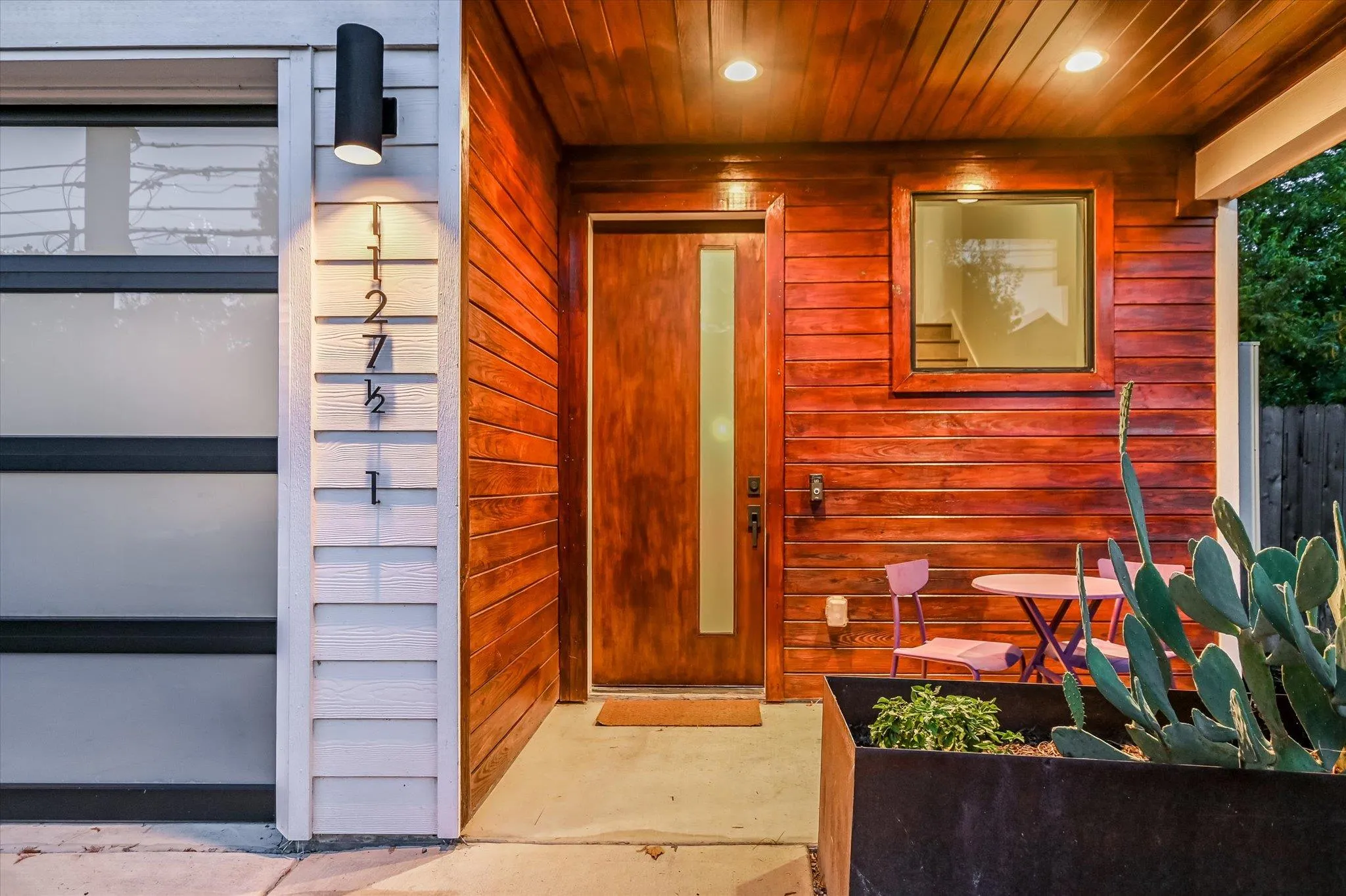 Photo 2 of 1127 GUNTER ST #1