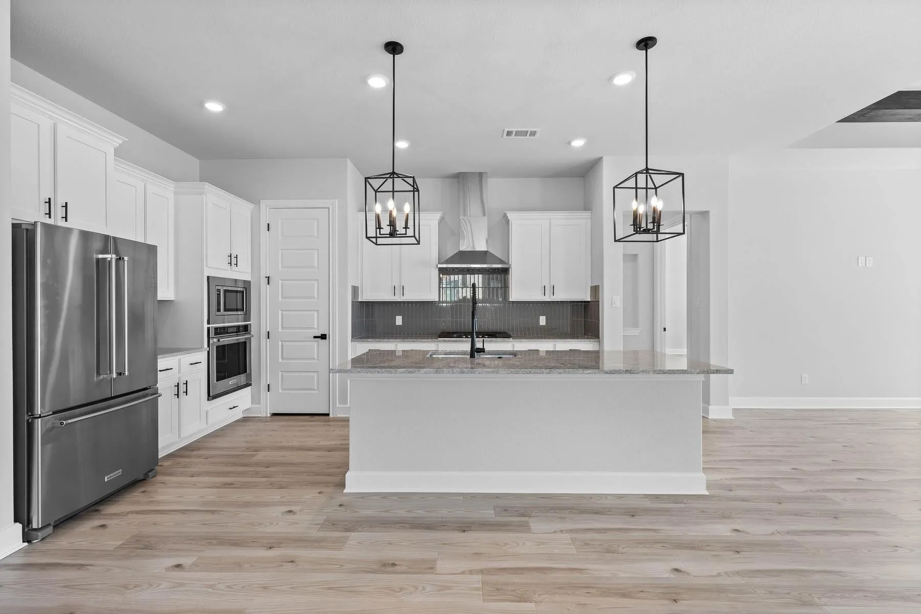Photo 3 of 125 WILLIAM HERSEE DR