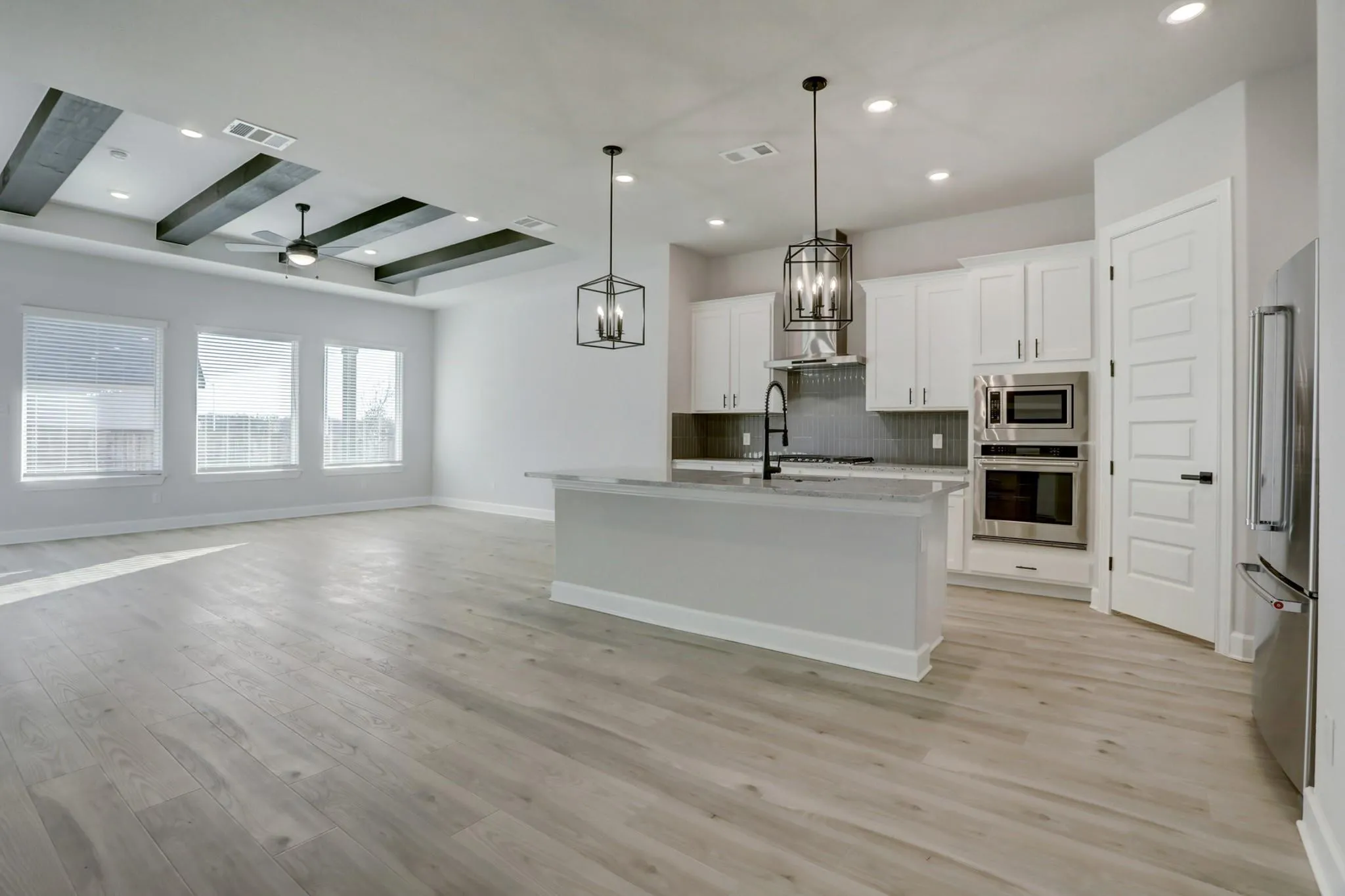 Photo 3 of 139 WILLIAM HERSEE DR