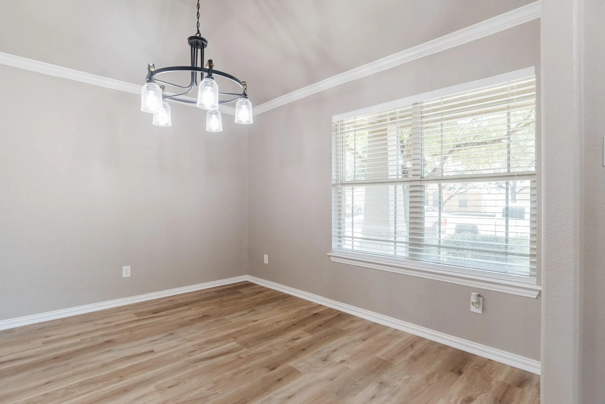 Photo 4 of 170 SANDSTONE TRL
