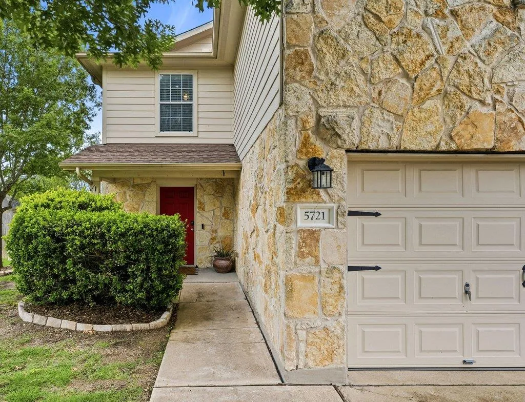 Photo 4 of 5721 ABBY ANN LN