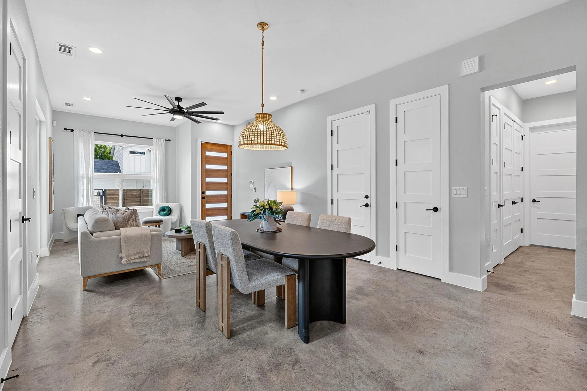 Photo 4 of 1606 GRAYFORD DR #1